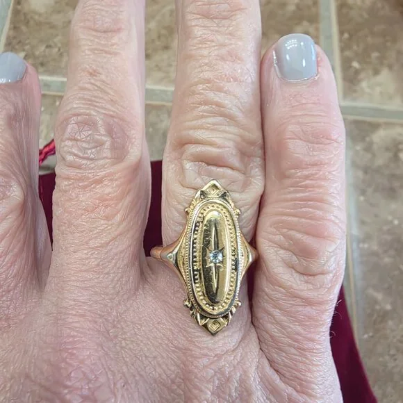 Avon 70's Kensington Ring and Pin - Picture 5 of 9